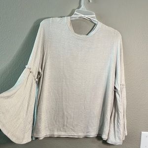 LC Lauren Conrad XXL Ruffle Accent Bell Sleeve Soft Sweater Blouse